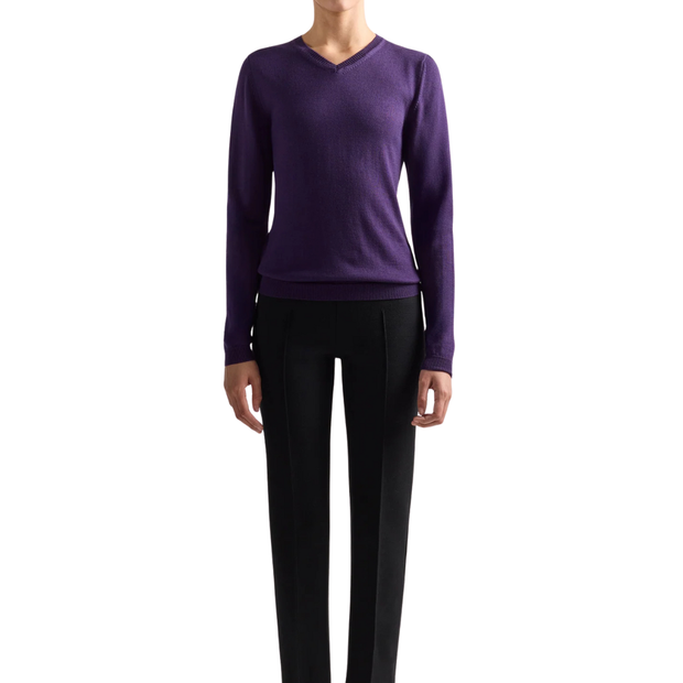 Billie V-Neck Sweater in Grape