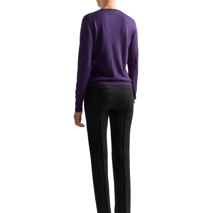 Billie V-Neck Sweater in Grape