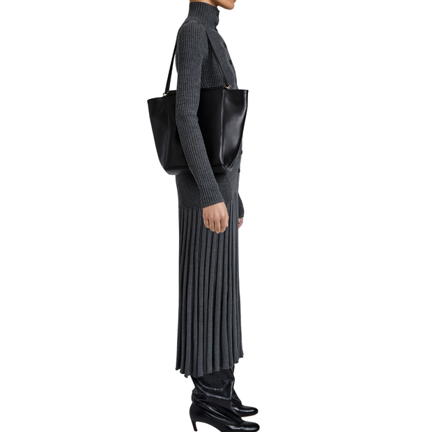 Black Reade Shoulder Bag